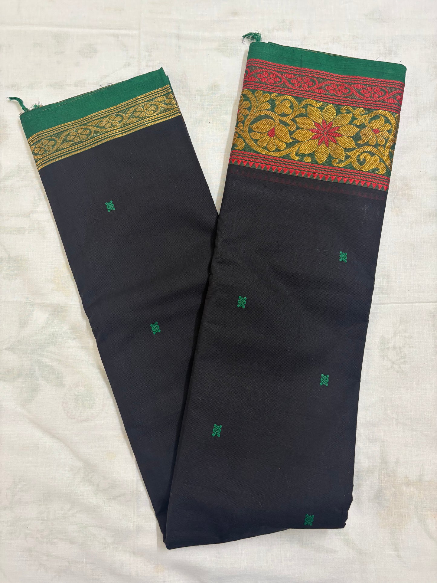Kanchi cotton saree with Zari border