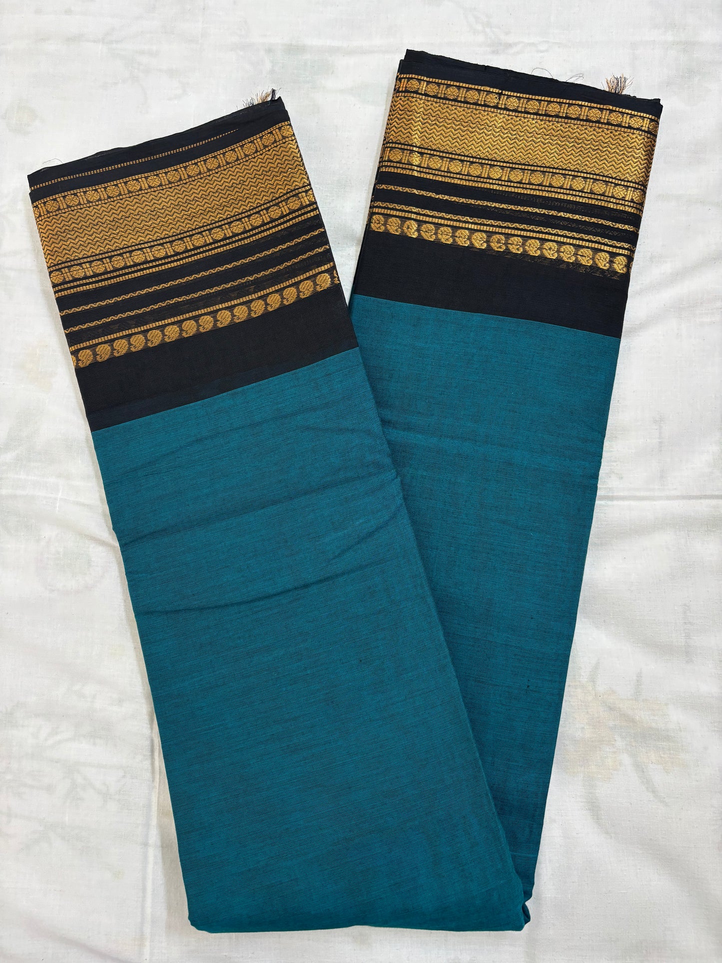 Kanchi cotton saree with Zari border